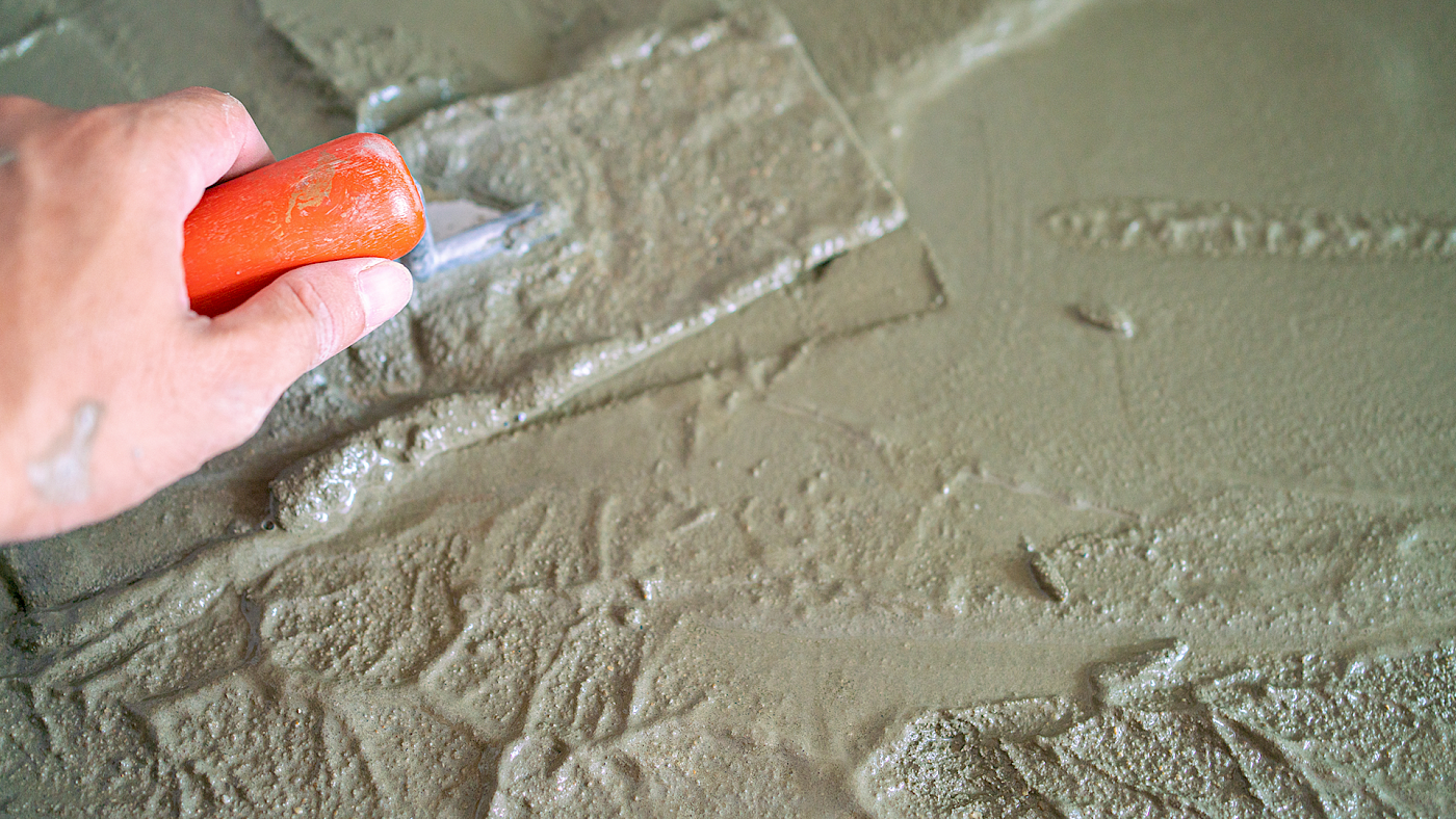 Rendering specialist finishing outside wall surface - request a quote
